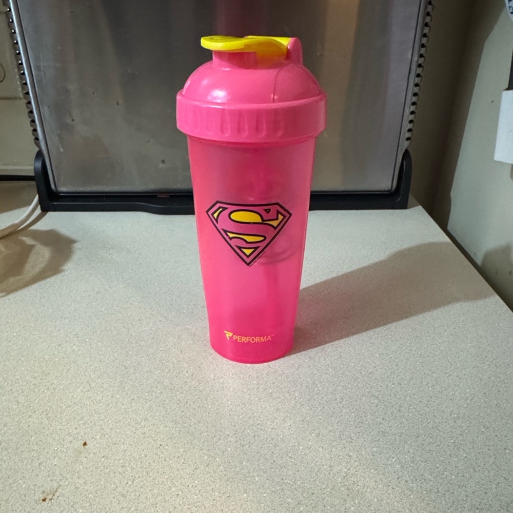 Supergirl Performa Perfect Shaker Sports Bottle - Picture 5 of 9